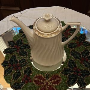 Elegant Baroque Syracuse White and Gold Coffee Pot